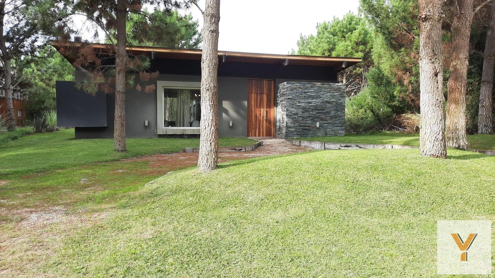House for Sale - 4 Bedrooms, 3 Bathrooms - Pinamar