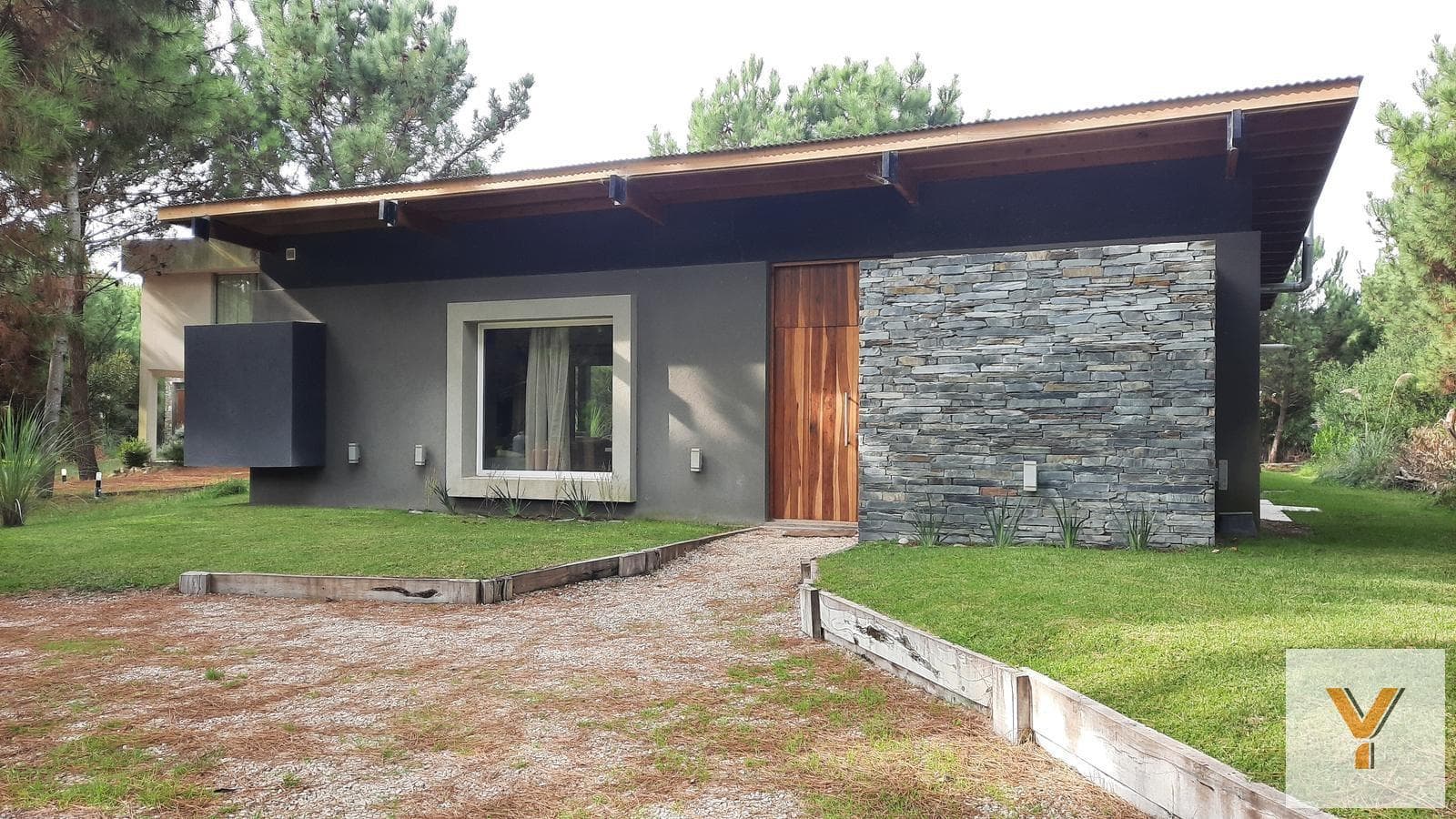 House for Sale - 4 Bedrooms, 3 Bathrooms - Pinamar