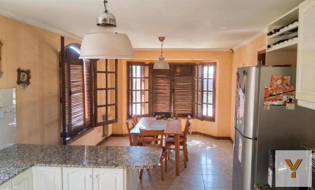 House for Sale - 4 Bedrooms, 1 Bathroom - Necochea