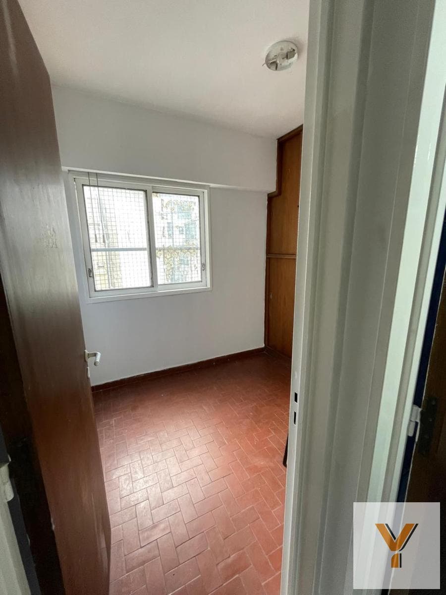 Apartment for Sale - 4 Bedrooms, 2 Bathrooms - Palermos