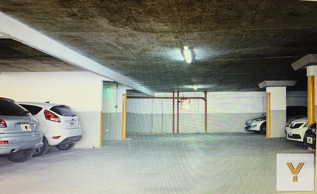 Garage for sale - 15 square meters - San Cristóbal