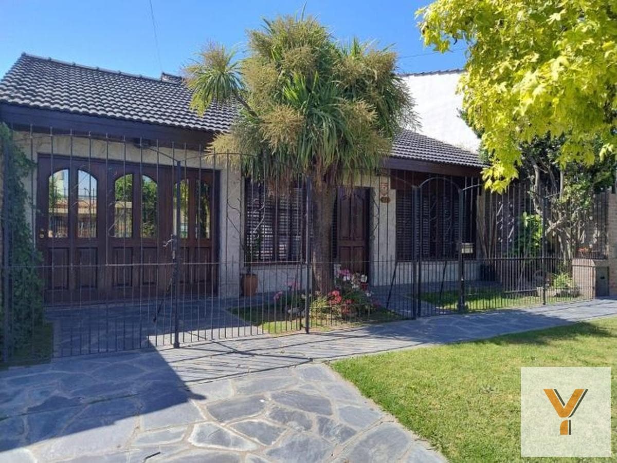 House for Sale - 2 Bedrooms, 1 Bathroom - Mar del Plata