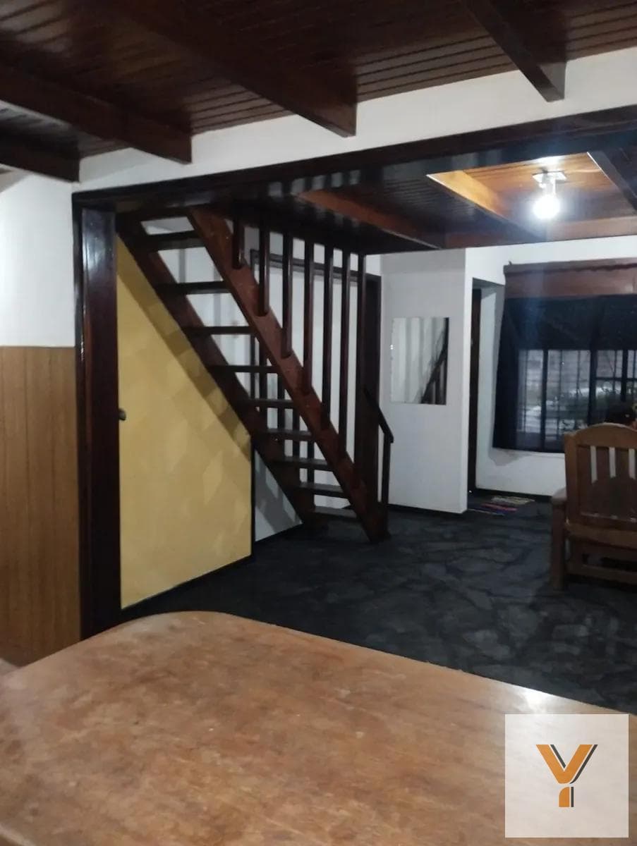 House for Rent - 4 Bedrooms, 1 Bathroom - Florencio Varela