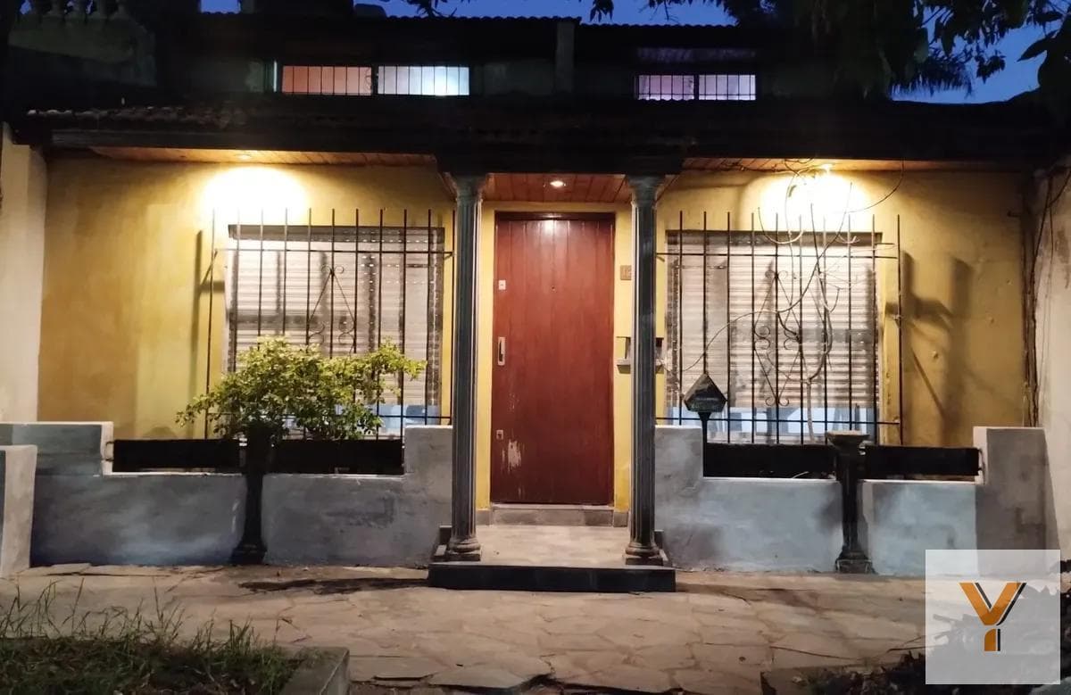 House for Rent - 4 Bedrooms, 1 Bathroom - Florencio Varela