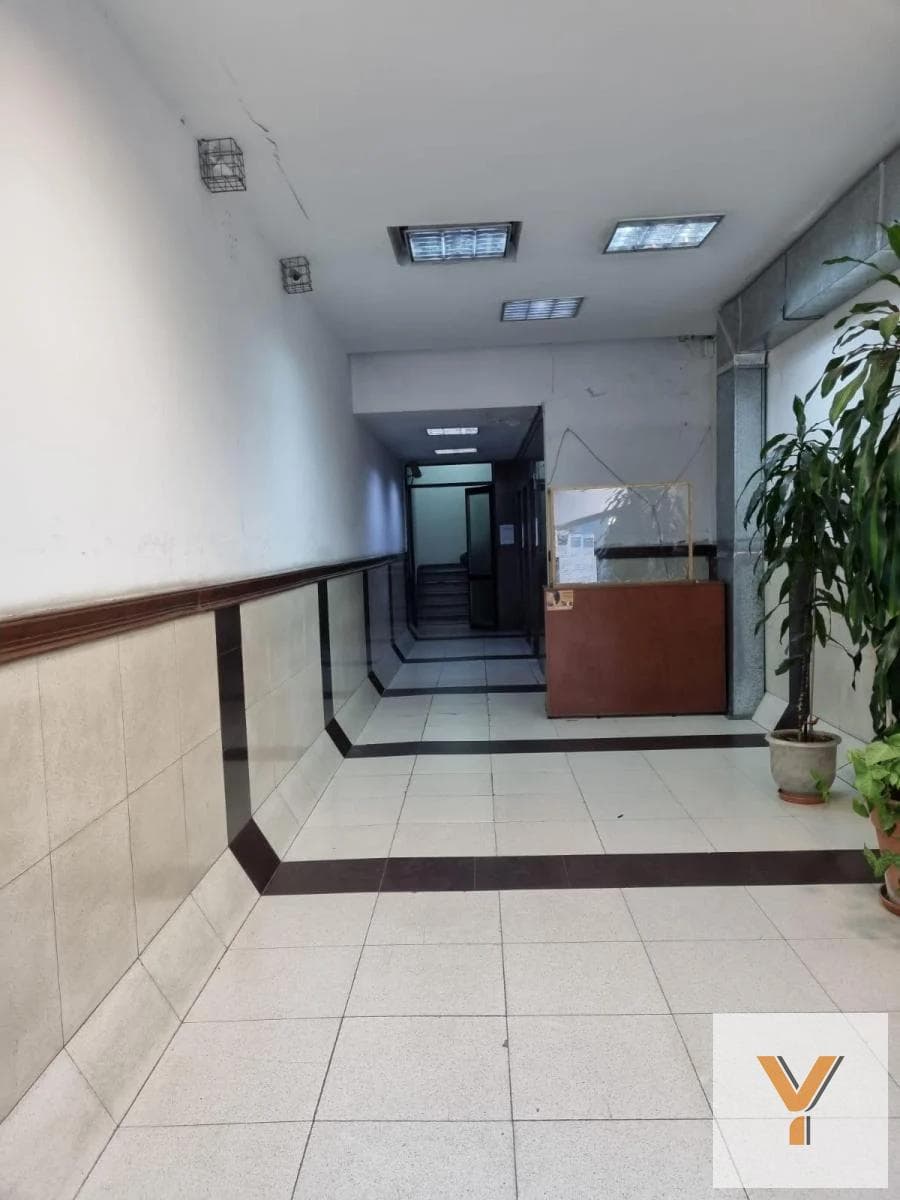 Office for Sale - 1 Room, 2 Bathrooms - Monserrat