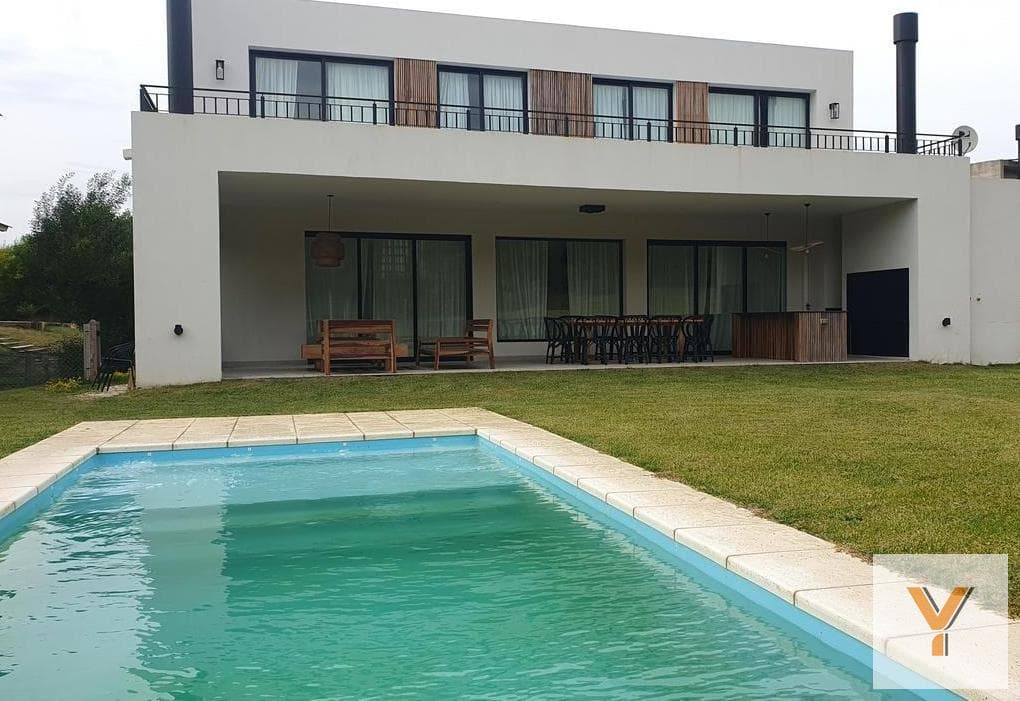 House for Sale - 4 Bedrooms, 5 Bathrooms - Pinamar