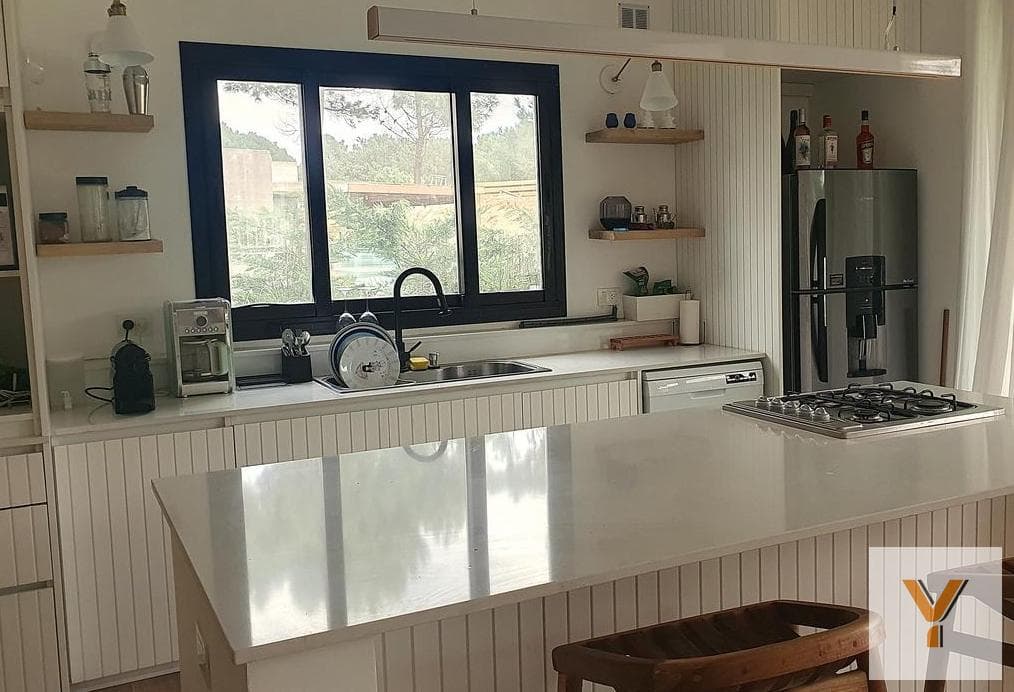 House for Sale - 4 Bedrooms, 5 Bathrooms - Pinamar