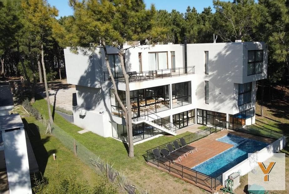 House for Sale - 6 Bedrooms, 8 Bathrooms - Pinamar
