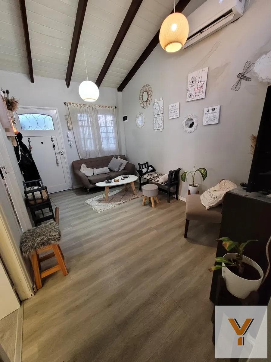 House for Sale - 2 Bedrooms, 1 Bathroom - Villa Adelina
