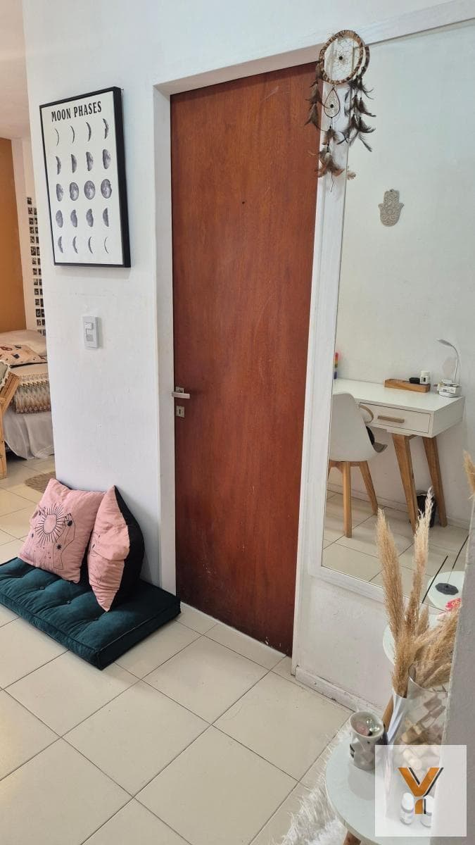 2-room apartment with a balcony — Furnished — La Plata North, 23rd Street between 35th and 36th Streets