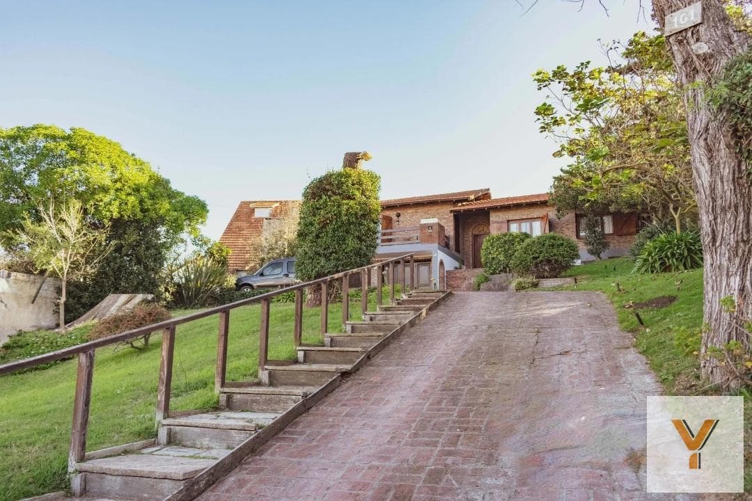 House for Sale - 3 Bedrooms, 4 Bathrooms - Villa Gesell