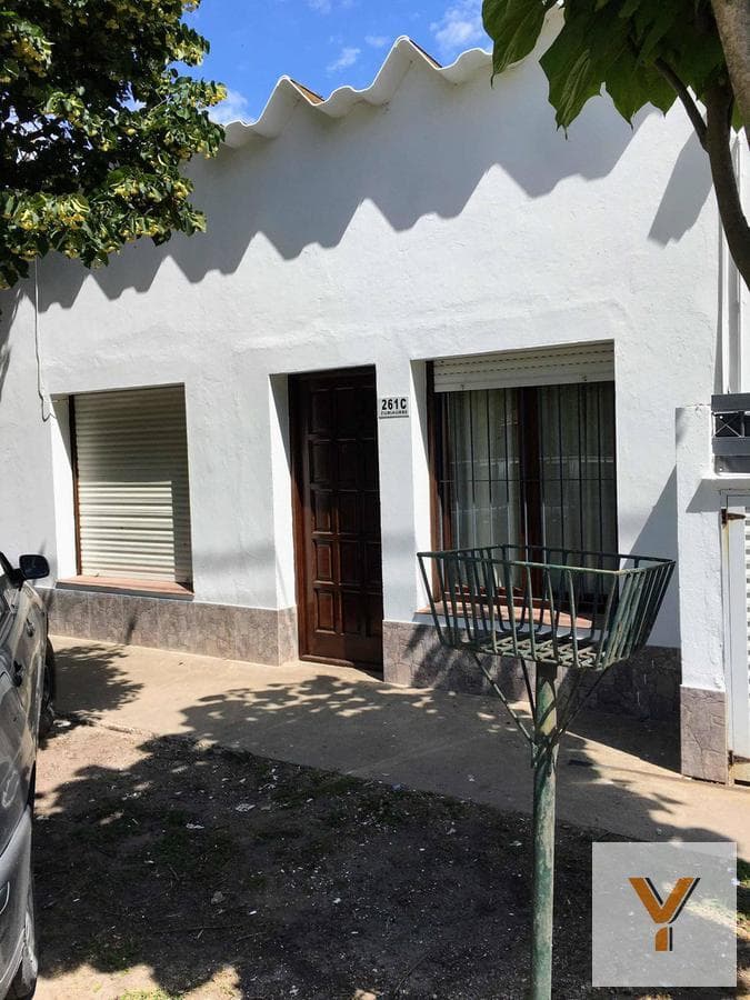 House for sale - 2 bedrooms, 2 bathrooms - 200 m² - General Pueyrredon