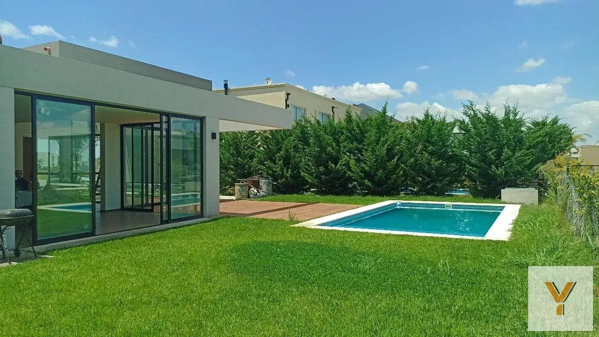 Brand New | Lagos de Canning | 735 m² Lot | Double-Height Living Room Pool