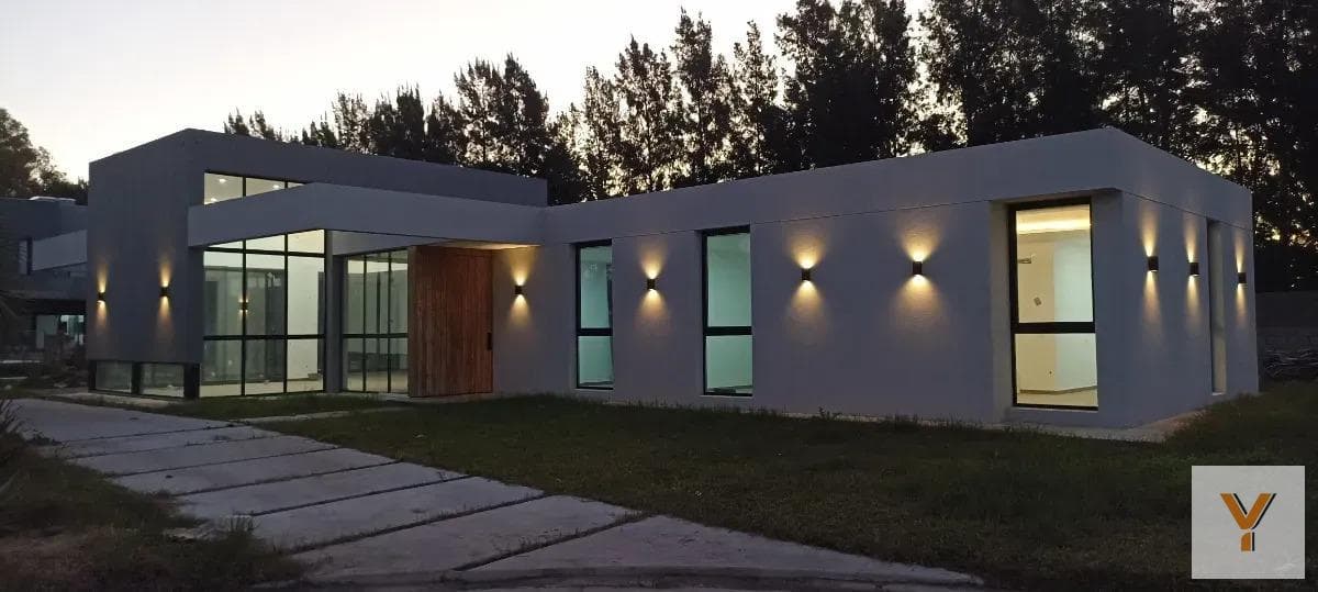 Brand New | Lagos de Canning | 735 m² Lot | Double-Height Living Room Pool