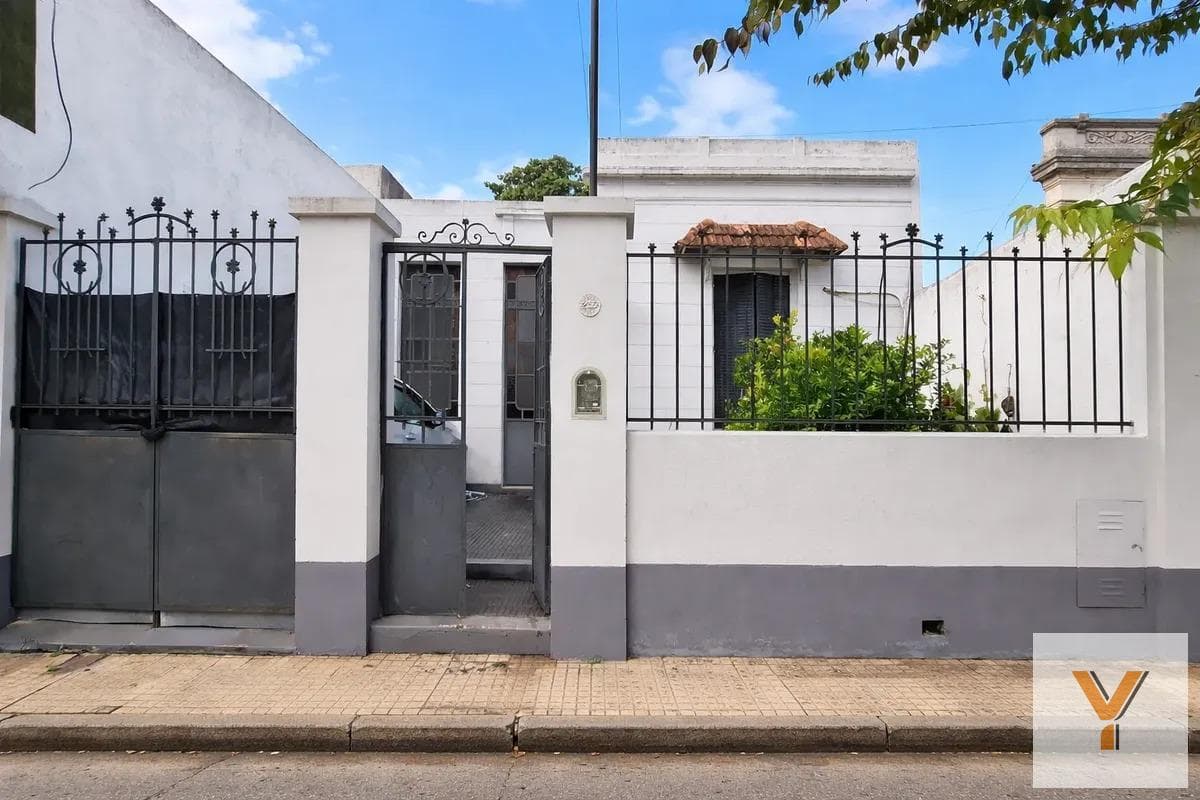 House for Rent - 2 Bedrooms, 2 Bathrooms - La Plata