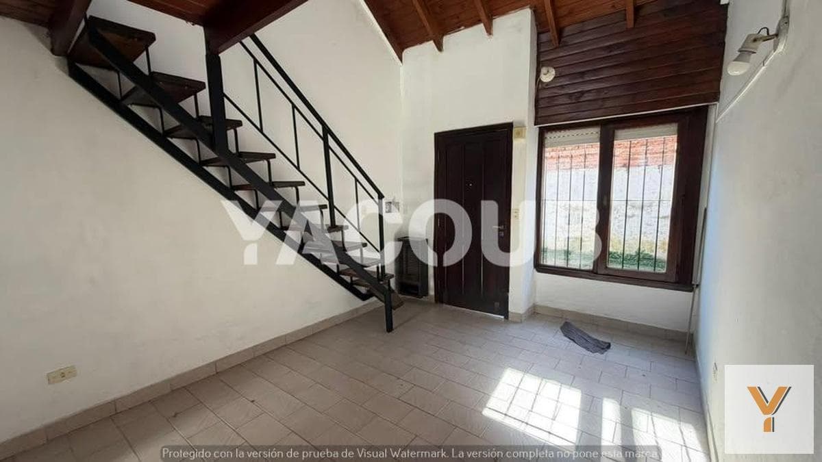 OPORTUNIDAD! Duplex centrico en venta - entrada de auto y patio - Tandil centro - ESCUCHA PROPUESTA