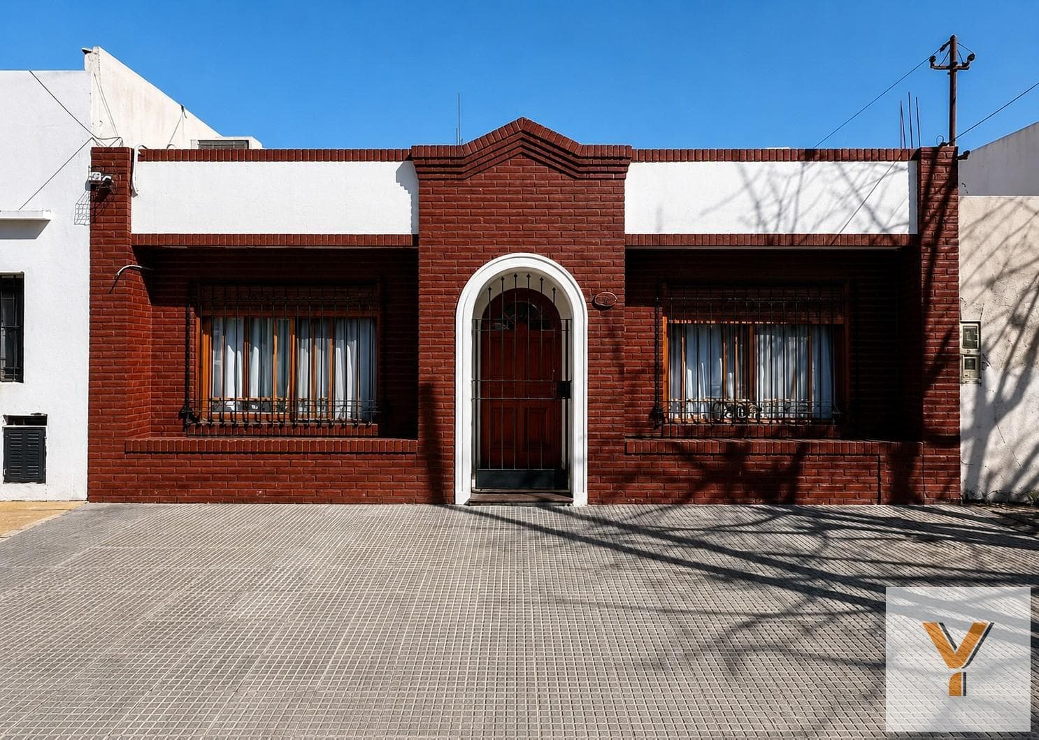 House for Sale - 2 Bedrooms, 2 Bathrooms - 200 m - Avellaneda