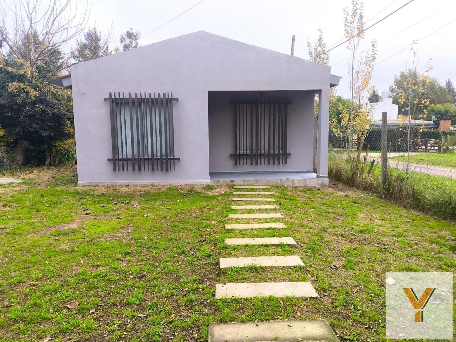 House for Rent - 2 Bedrooms, 1 Bathroom - 550 meters - La Plata