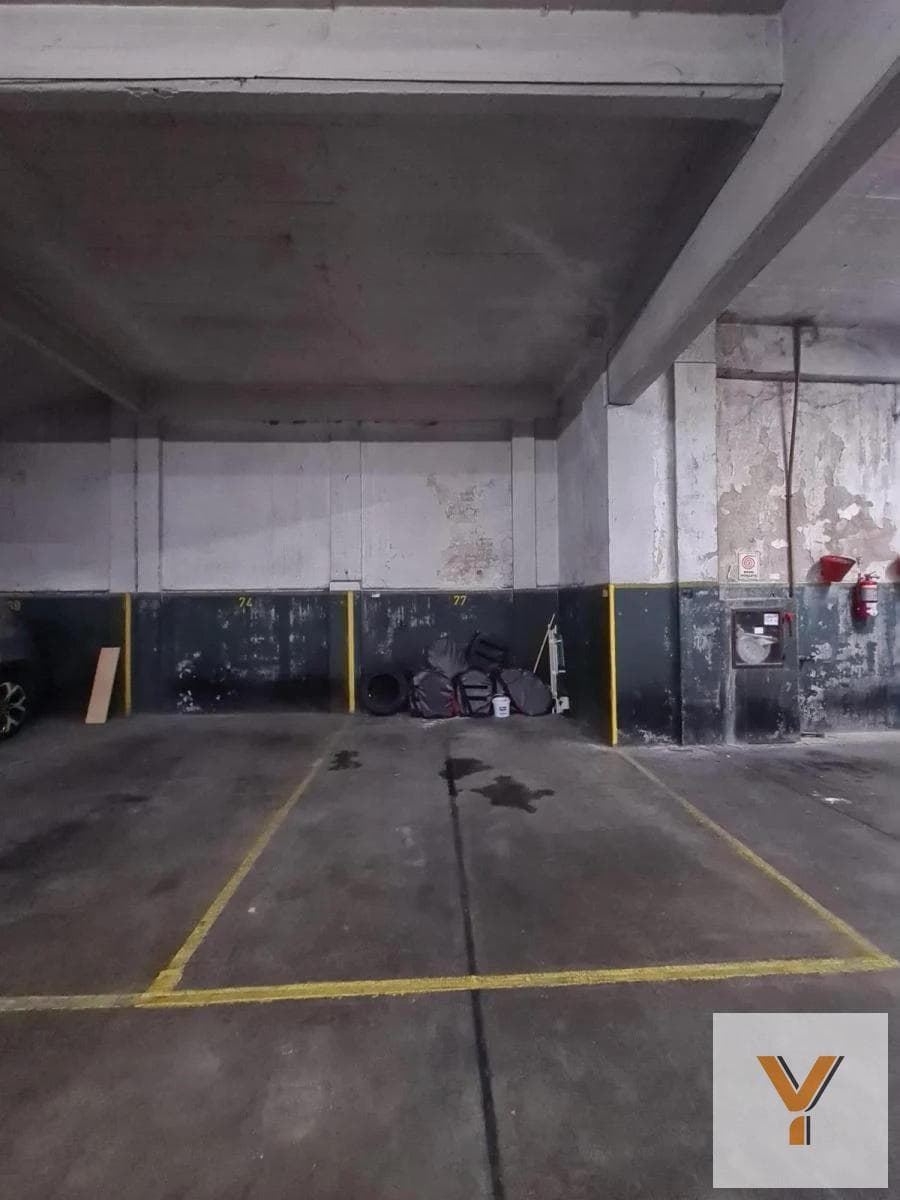 Garage for Sale - - 12 meters - Monserrat