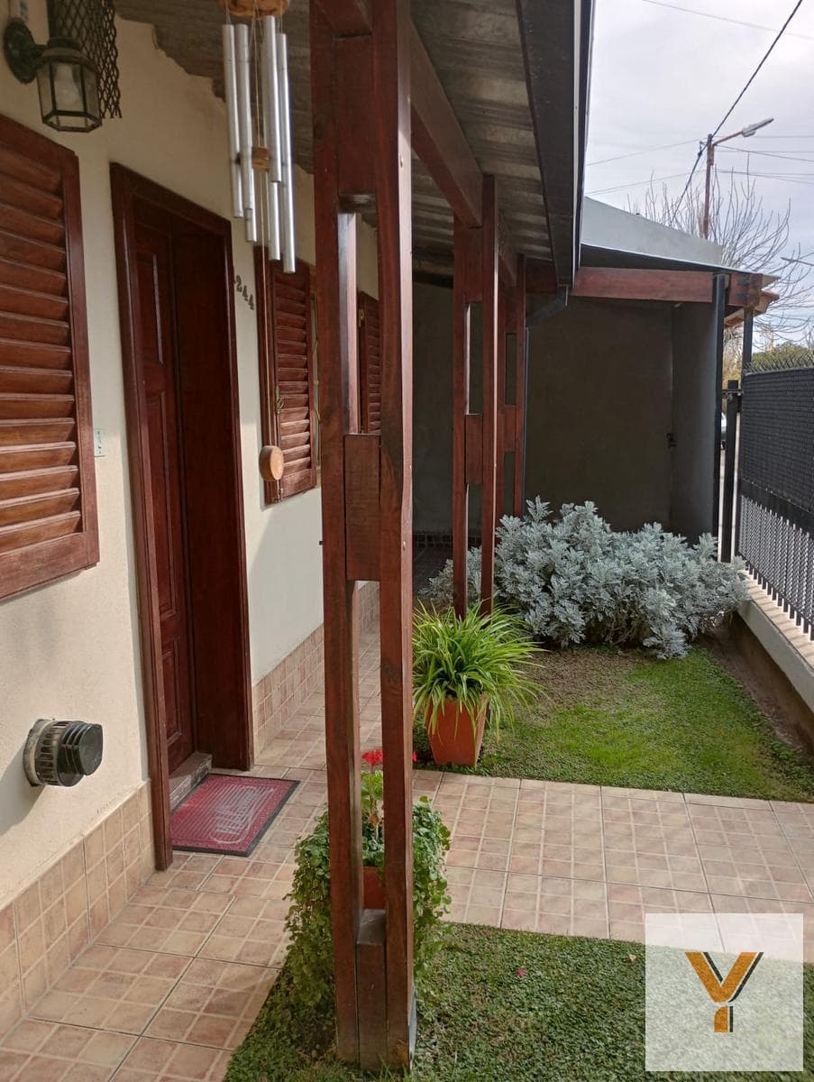 House for Sale - 3 Bedrooms, 1 Bathroom - Garage - Villa Regina, Río Negro