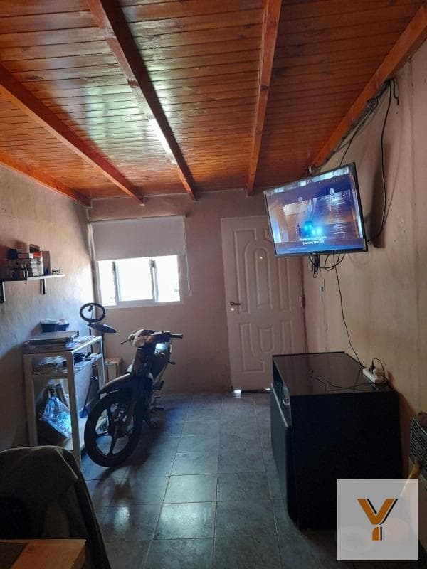 House for Sale - 2 Bedrooms, 1 Bathroom, 1 Garage - 290 m² - Las Flores