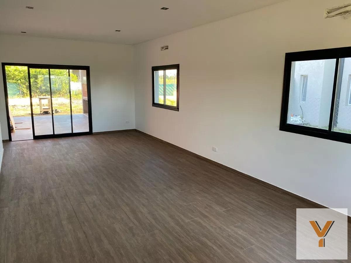 House for Sale - 3 Bedrooms, 2 Bathrooms - Garage - 150 square meters - San Sebastián, Escobar