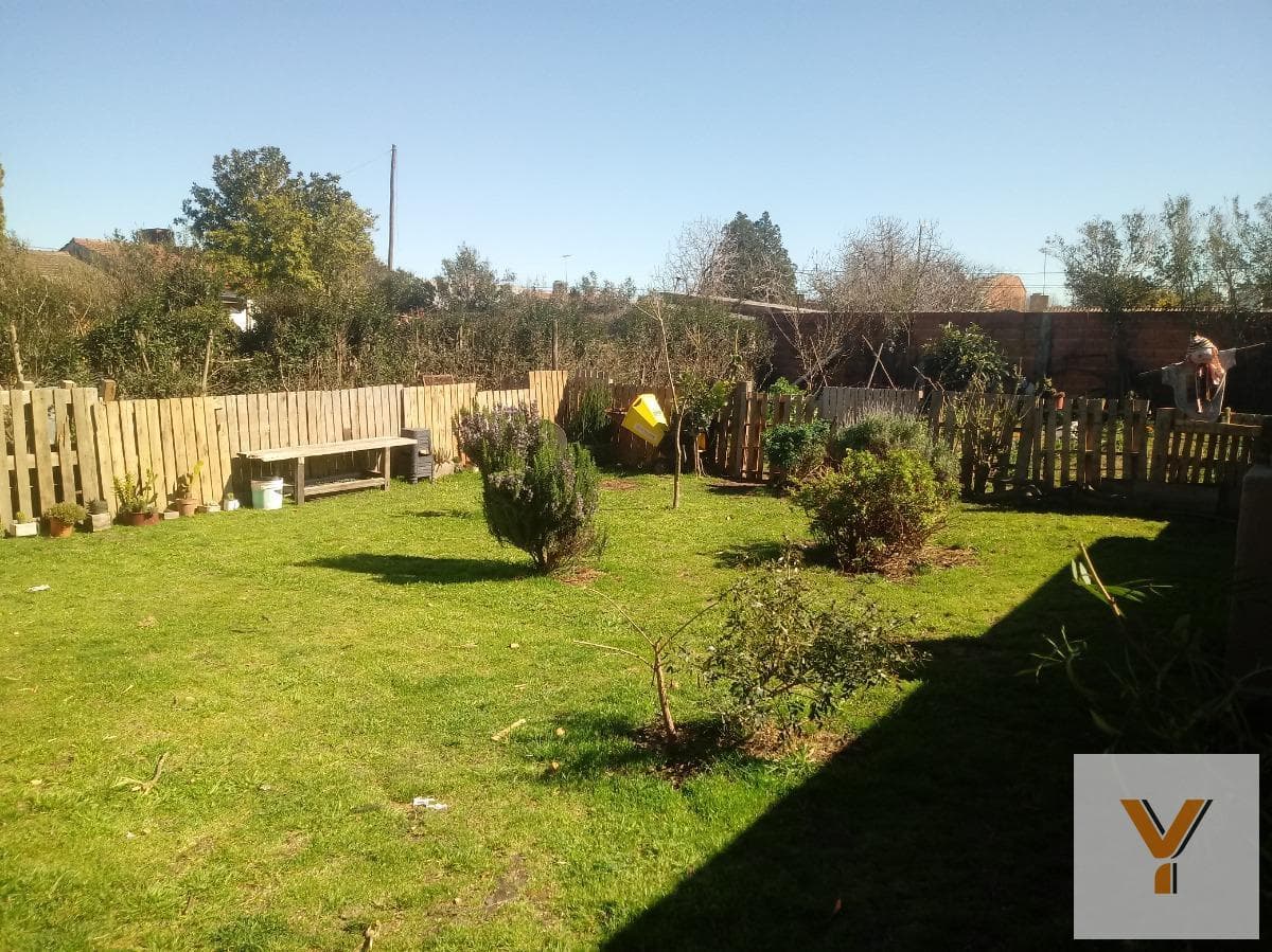House for Sale - 2 Bedrooms, 1 Bathroom - Garage - 538 m² - Balcarce