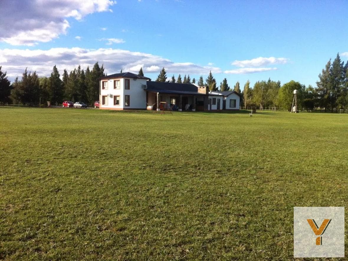 House for Sale - 4 Bedrooms, 3 Bathrooms - Garage - 1,000 m² - Estancia Las Malvinas, Coronel Brandsen