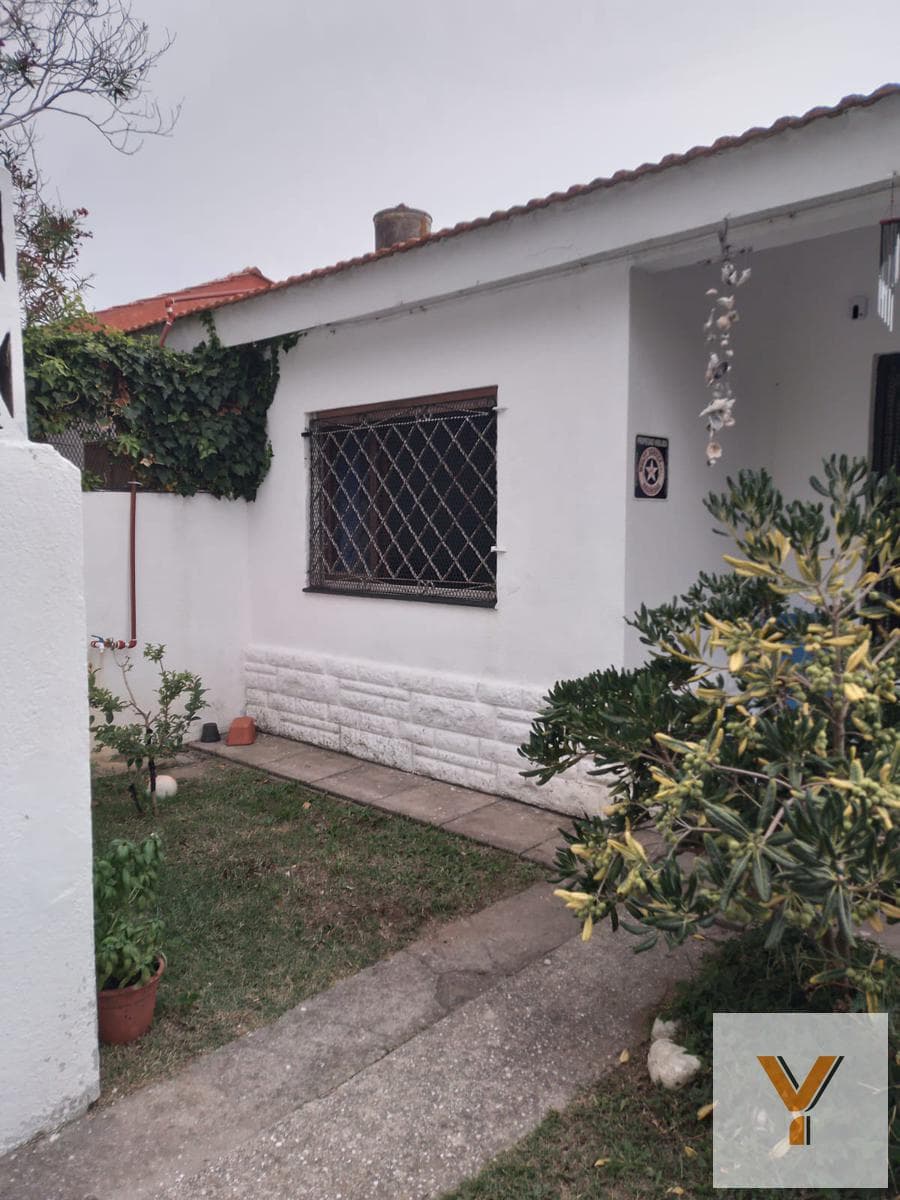House for Sale - 2 Bedrooms, 1 Bathroom - 125 m² - Santa Teresita