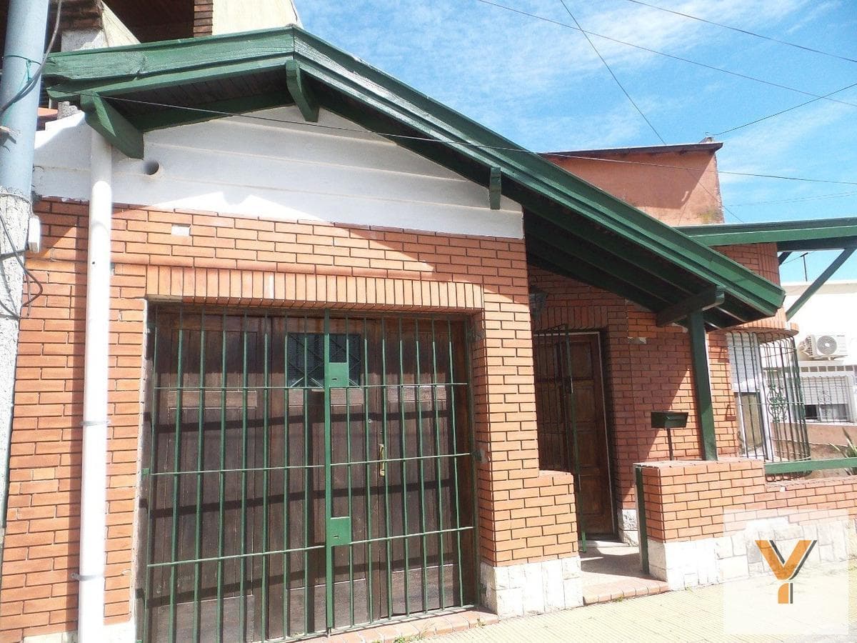House for sale - 3 bedrooms, 2 bathrooms - courtyard - 180 m² - Gerli
