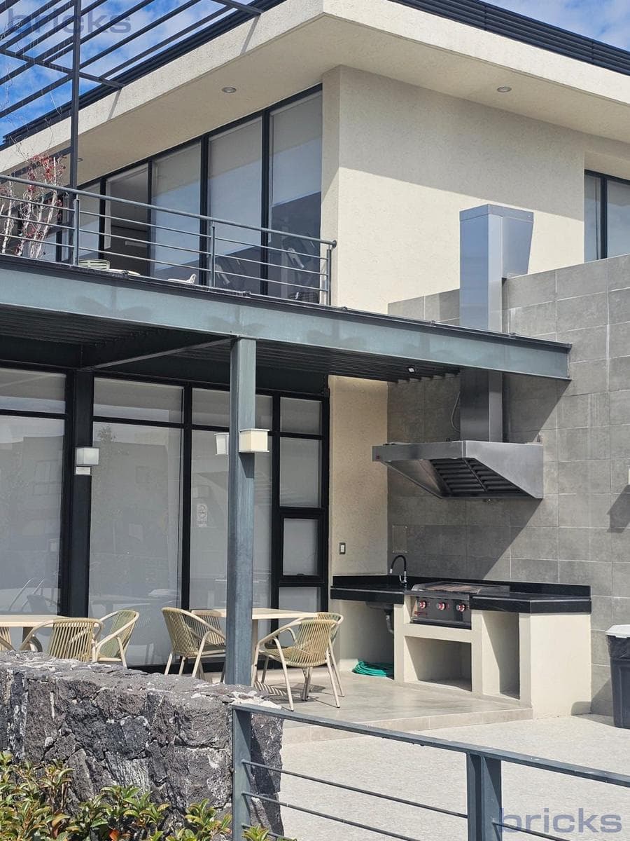 Apartment for Sale: 3 Bedrooms, Fully Equipped Roof Garden, Zakia Querétaro