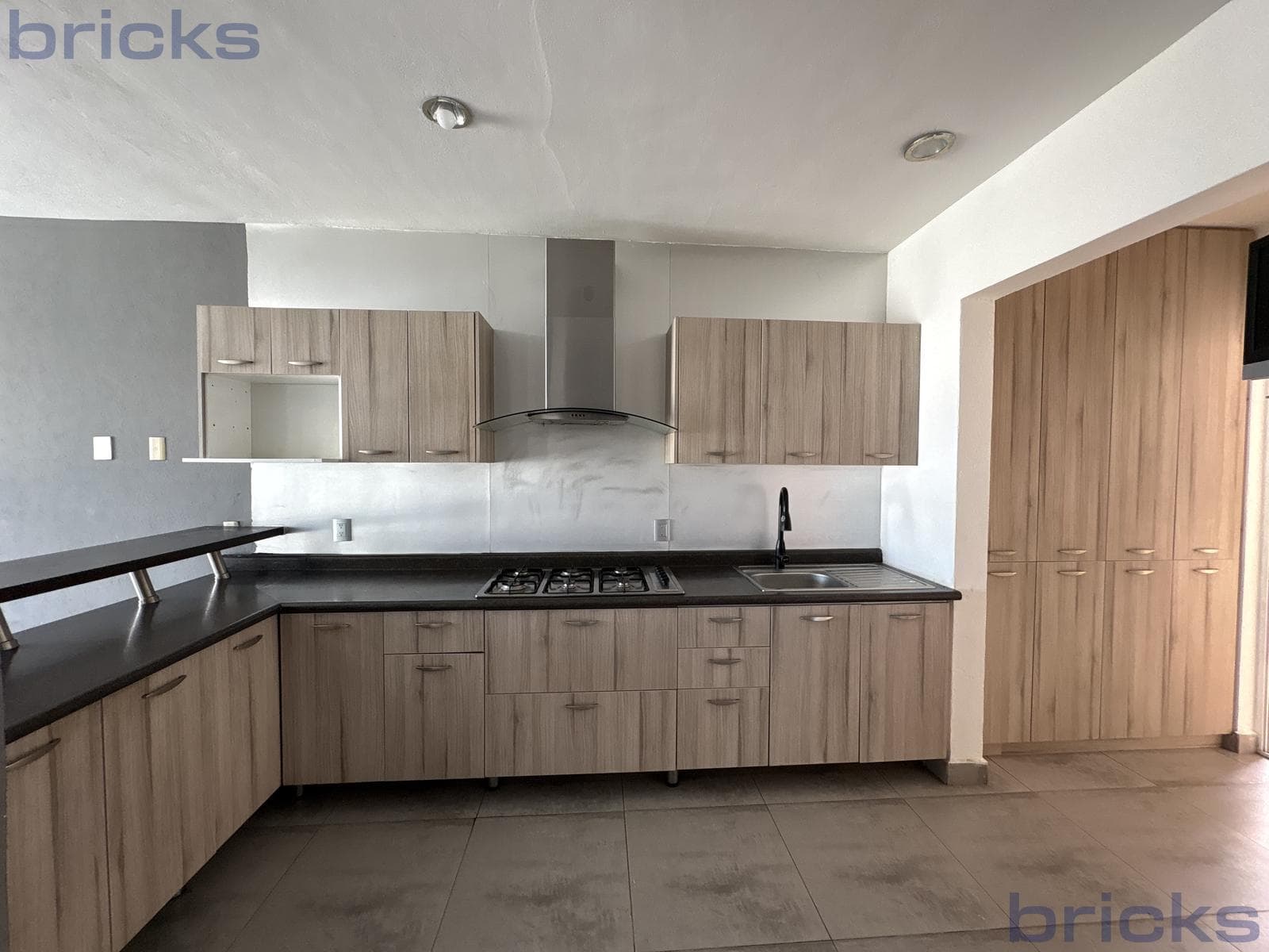 4-Bedroom House for Sale with Pool, Cumbres del Cimatario, 5 Minutes from Angeles Hospital
