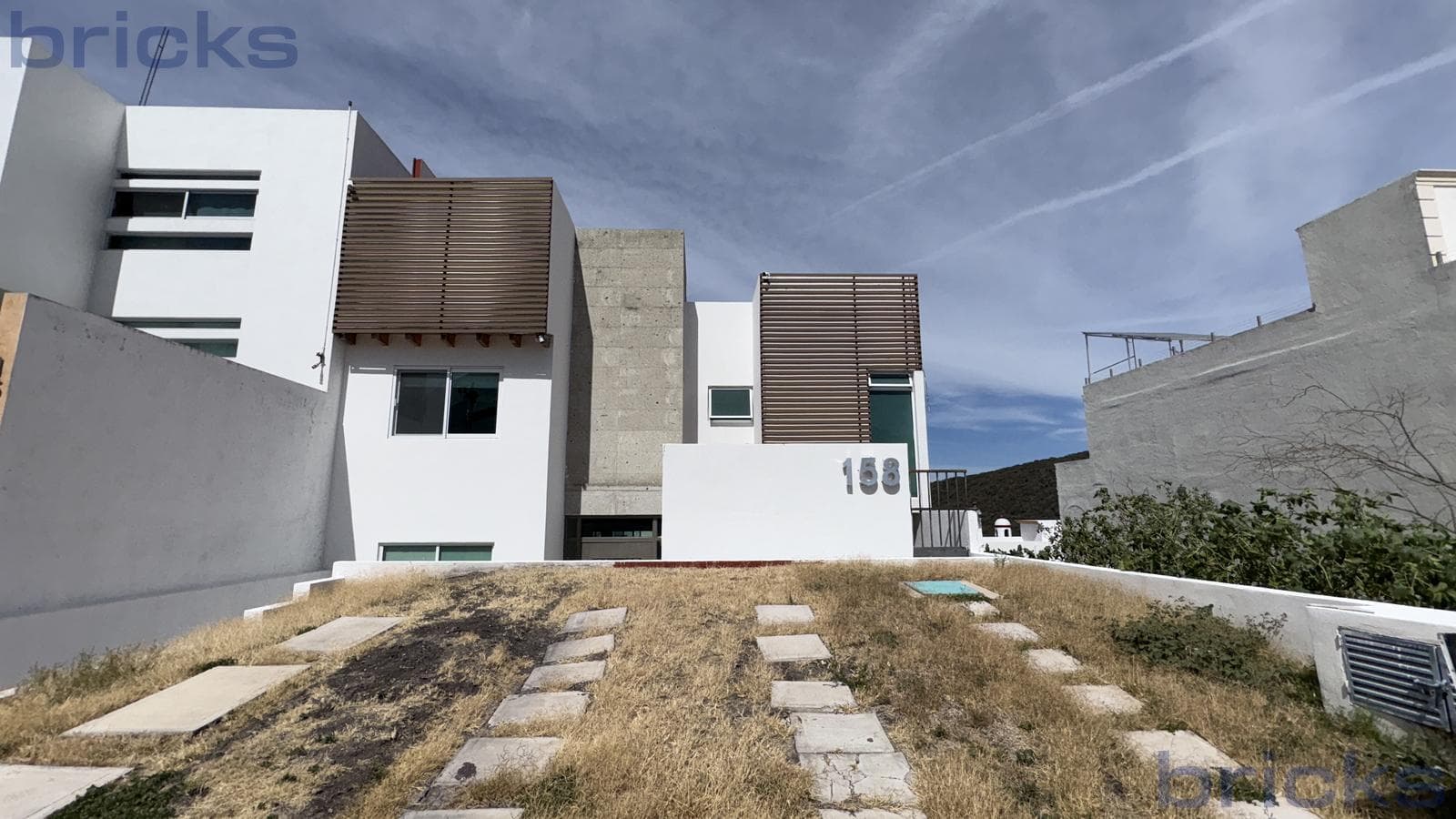 4-Bedroom House for Sale with Pool, Cumbres del Cimatario, 5 Minutes from Angeles Hospital
