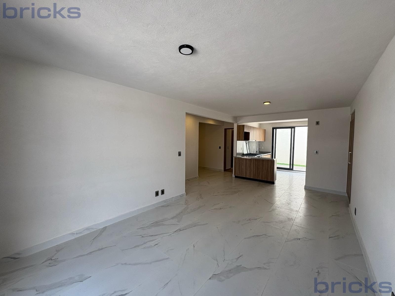 Ground-Floor Apartment for Rent | 2 Bedrooms, Studio, just minutes from Anáhuac, Ziré, Querétaro.