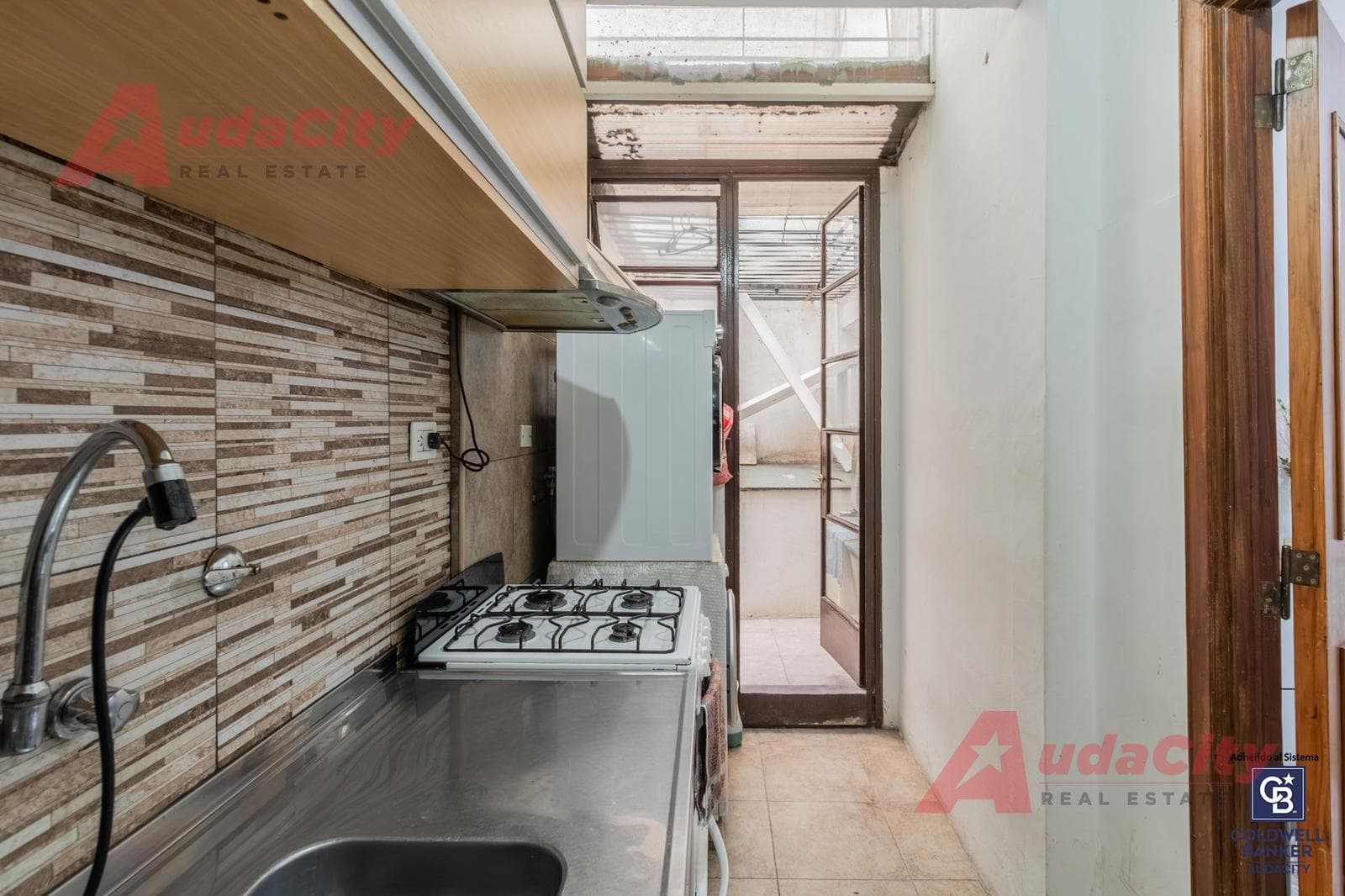 4-ROOM APARTMENT FOR SALE, GROUND FLOOR, WITH INNER COURTYARD, SAN NICOLÁS, BUENOS AIRES CITY