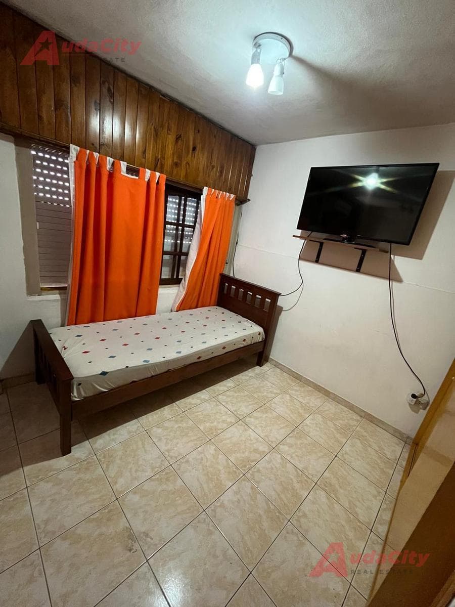 2-room duplex for sale in Castelar, no maintenance fees, garage, patio