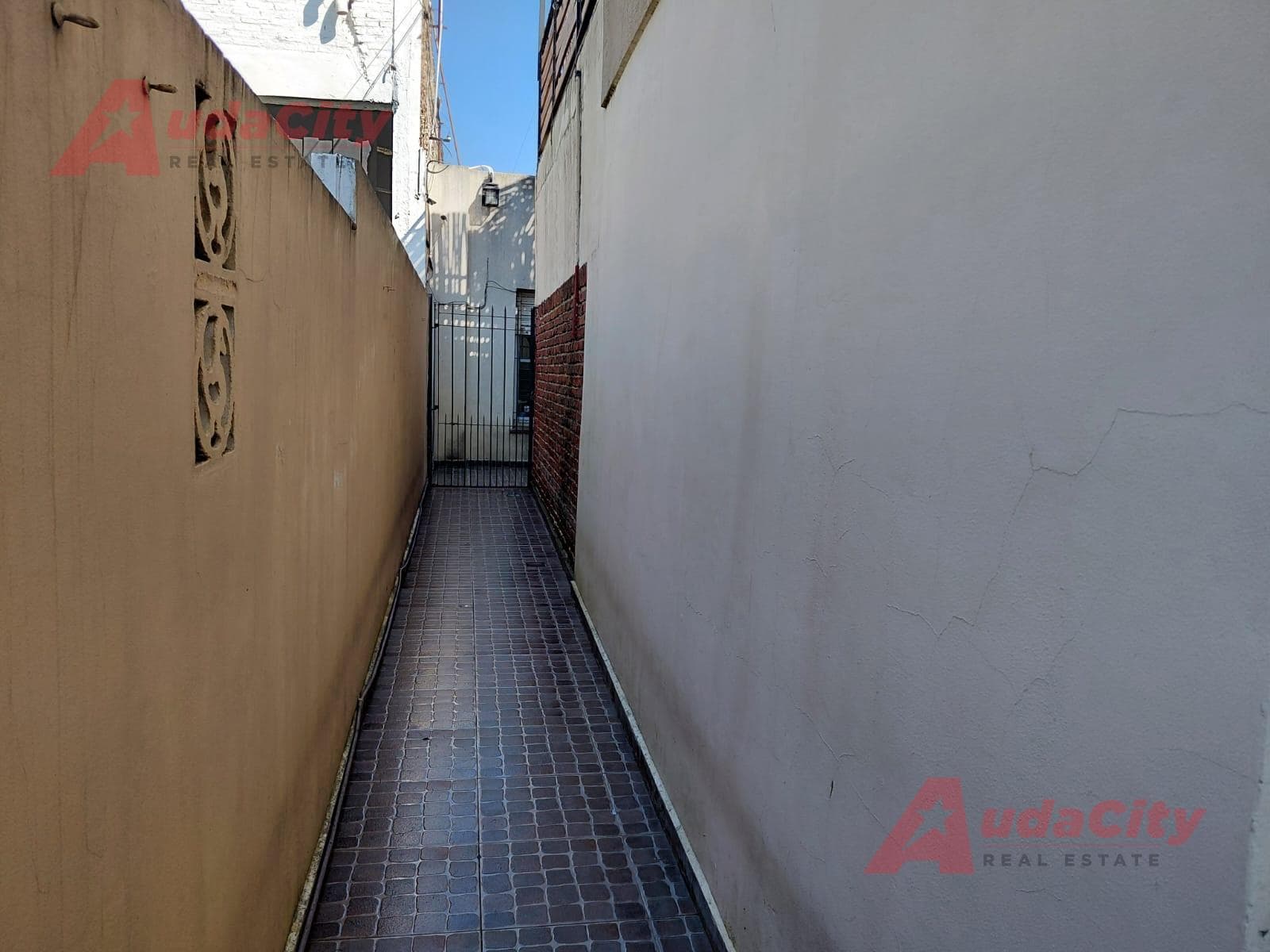 FOR SALE: 2-BEDROOM HOUSE-STYLE CONDOMINIUM IN HURLINGHAM