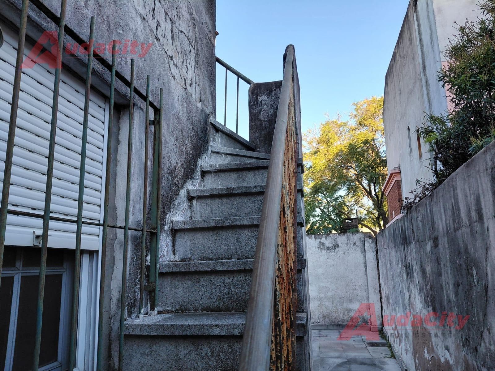 3-ROOM HOUSE FOR SALE WITH GARAGE IN HURLINGHAM