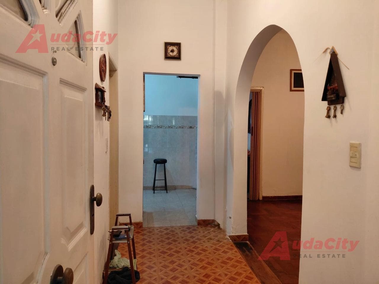 3-ROOM HOUSE FOR SALE WITH GARAGE IN HURLINGHAM