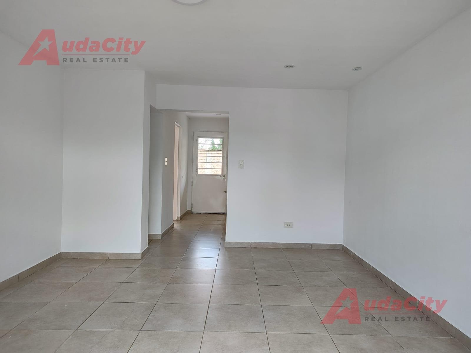 2-Room Apartment with Garage and Garden for Sale in Luján—A Great Opportunity