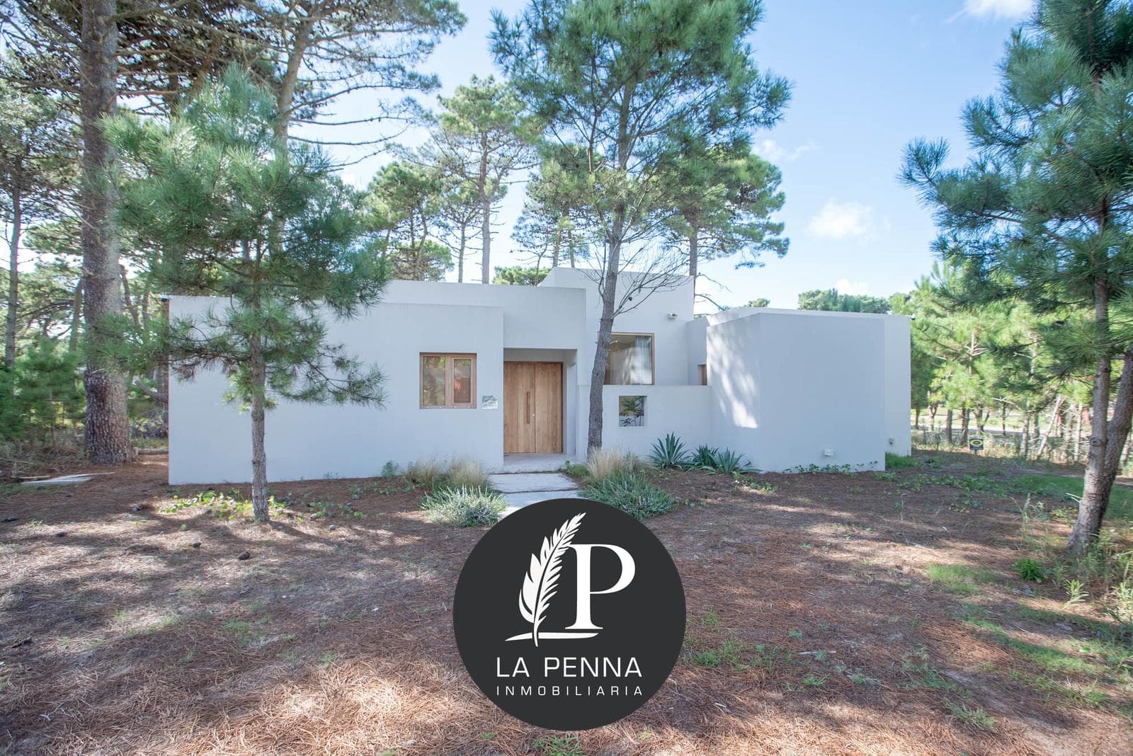 HOUSE FOR SALE IN PINAMAR ÁLAMOS