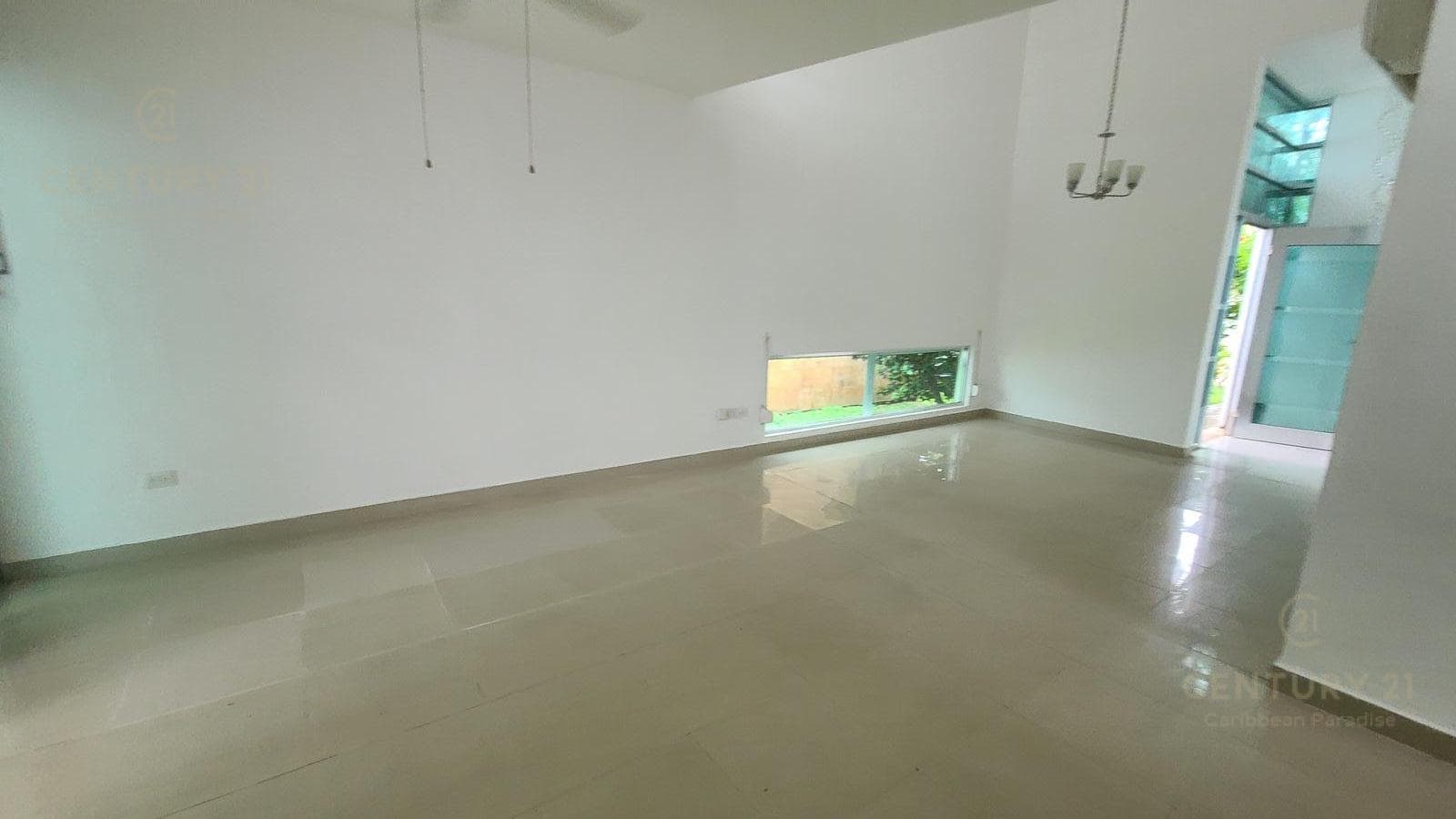 Hermosa casa de 3 rec en venta en Rioja Playacar Playa Del Carmen P3380