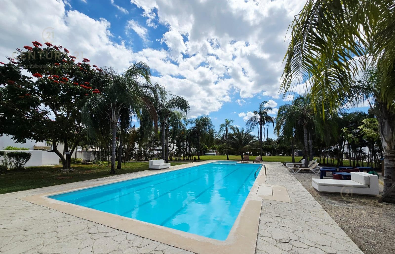 Casa 3 Recamaras en Venta Amueblada en Paseo Los Olivos Playa del Carmen | P3374