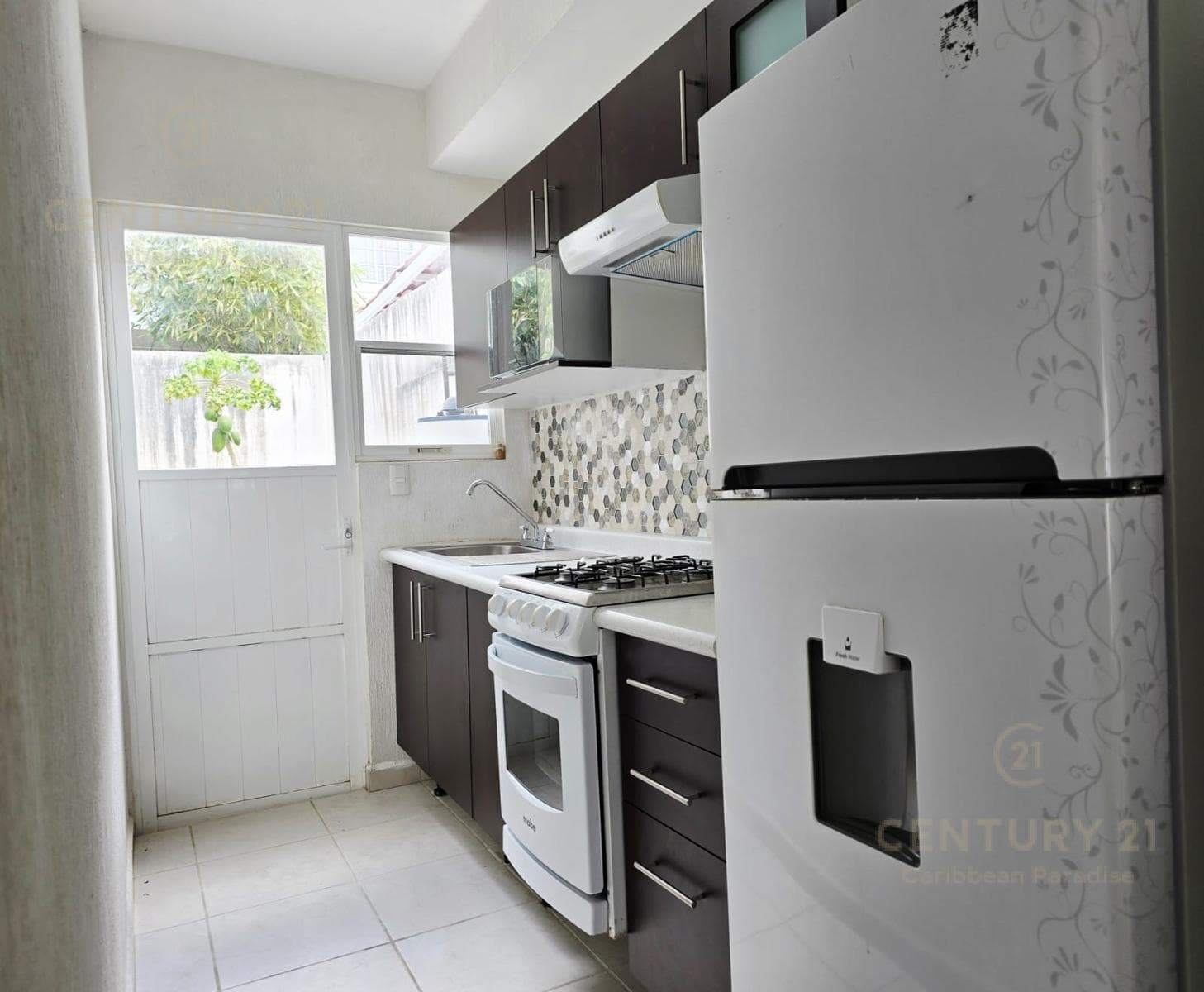Casa 3 Recamaras en Venta Amueblada en Paseo Los Olivos Playa del Carmen | P3374