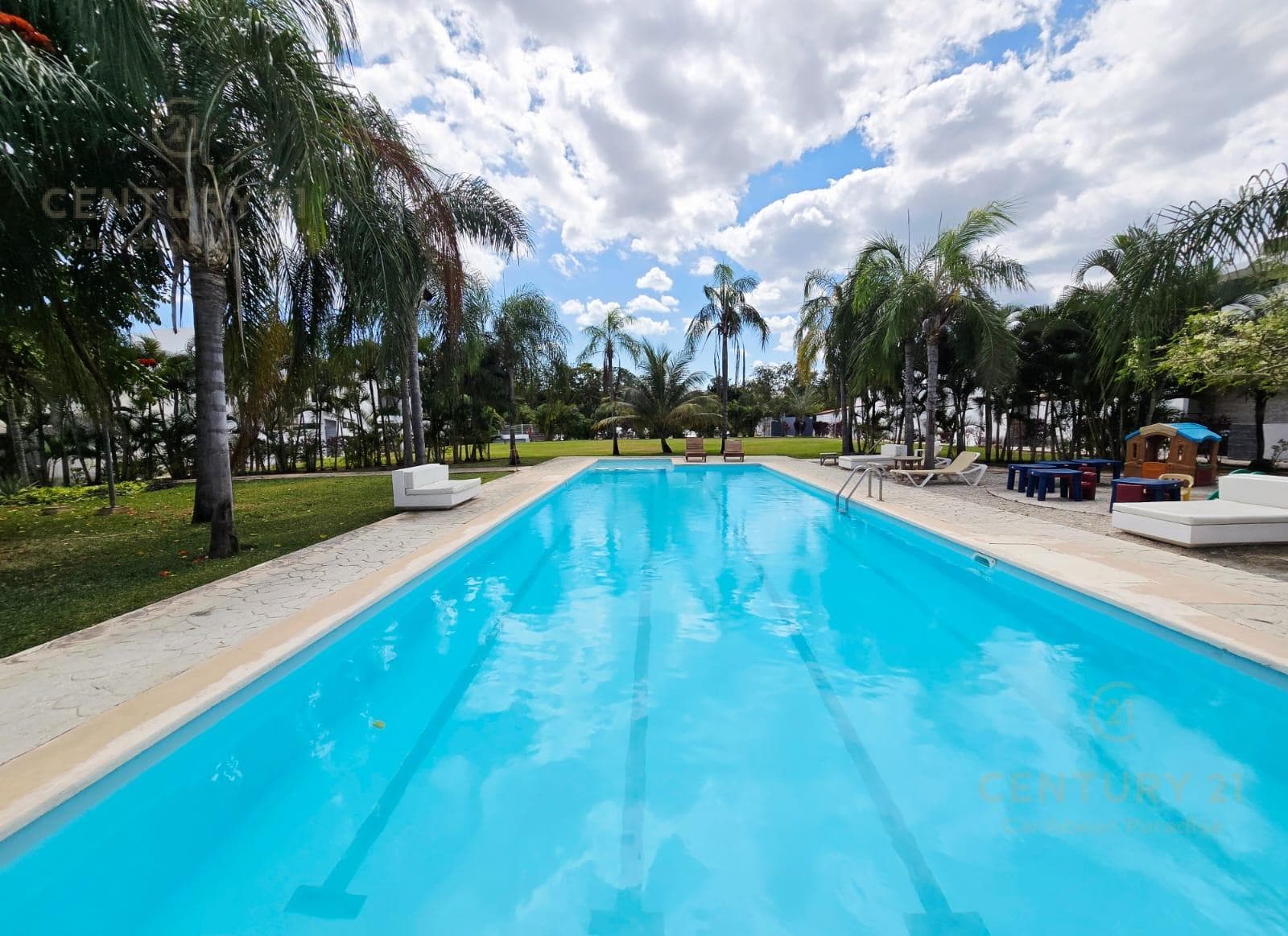Casa 3 Recamaras en Venta Amueblada en Paseo Los Olivos Playa del Carmen | P3374