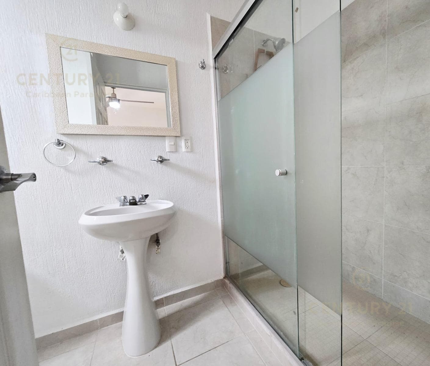 Casa 3 Recamaras en Venta Amueblada en Paseo Los Olivos Playa del Carmen | P3374