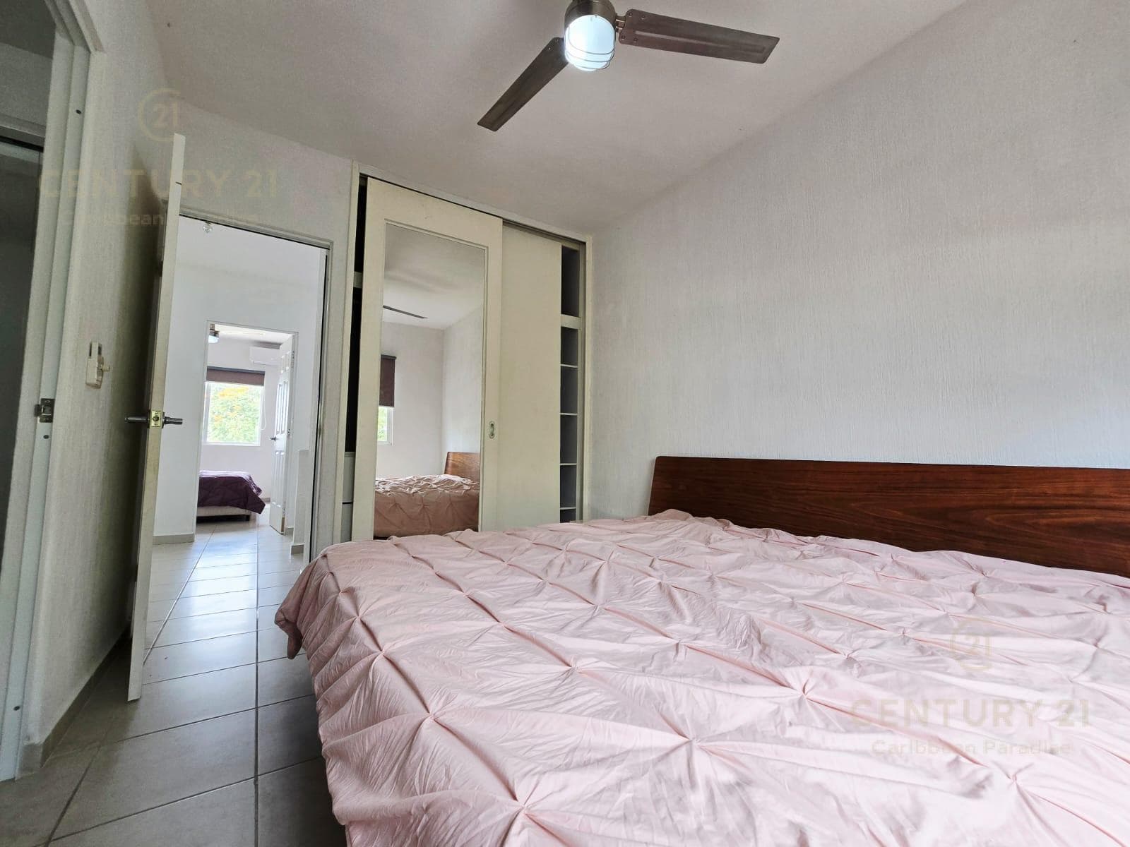 Casa 3 Recamaras en Venta Amueblada en Paseo Los Olivos Playa del Carmen | P3374