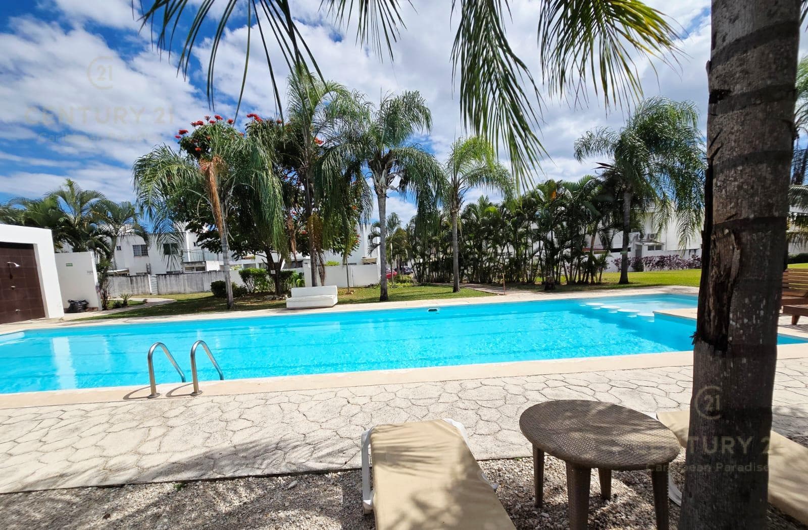 Casa 3 Recamaras en Venta Amueblada en Paseo Los Olivos Playa del Carmen | P3374