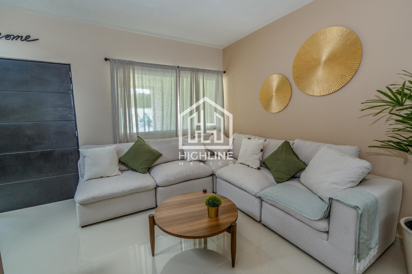 Casa en Venta en Playa del Carmen de 3 habitaciones con Alberca y Gym ideal para Retiro