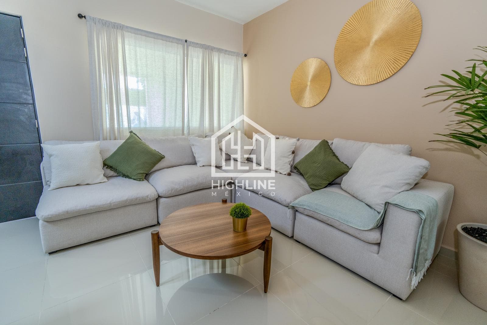 Casa en Venta en Playa del Carmen de 3 habitaciones con Alberca y Gym ideal para Retiro